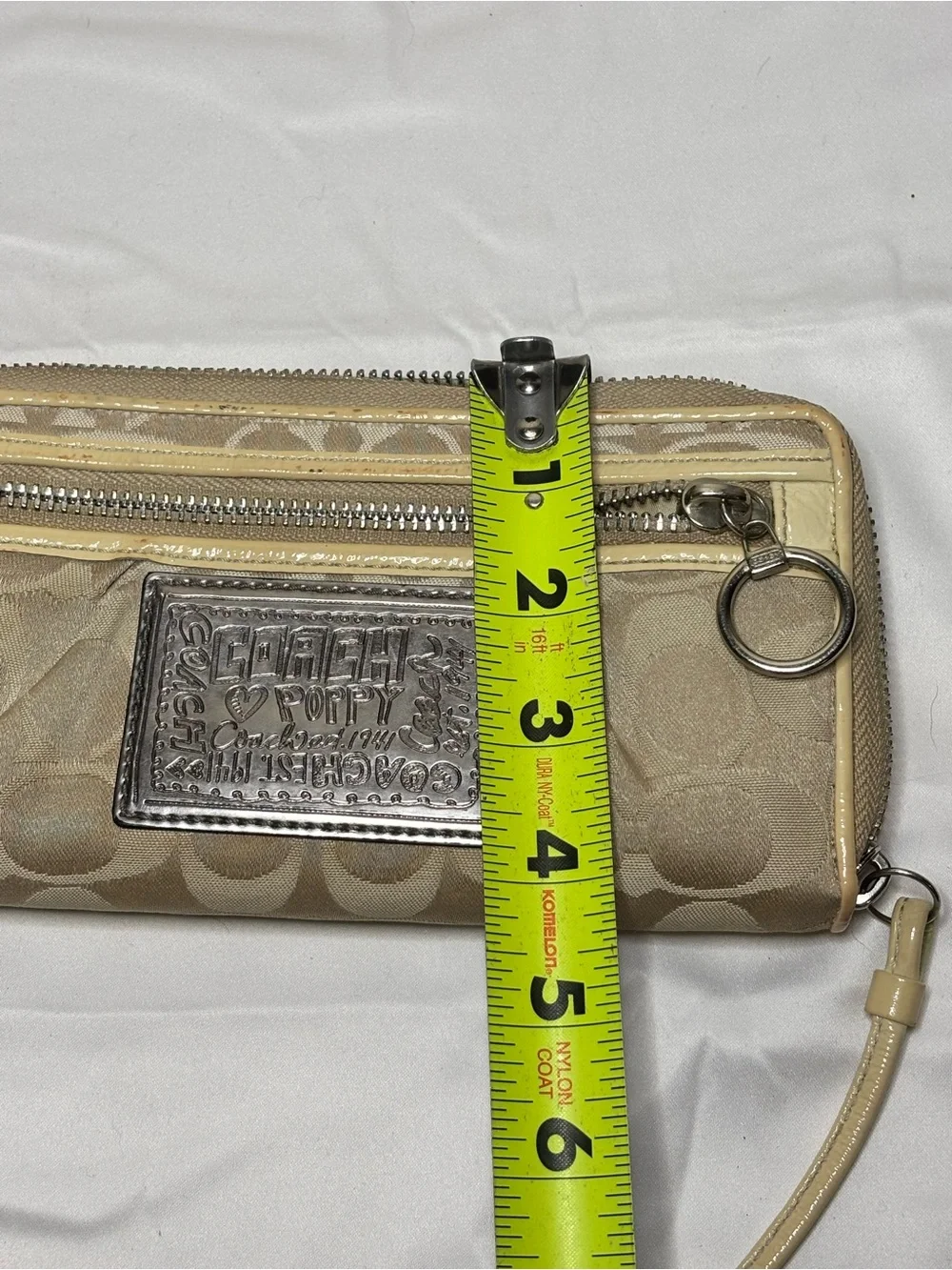 Vintage Coach Beige Signature Poppy Canvas Wristlet wallet